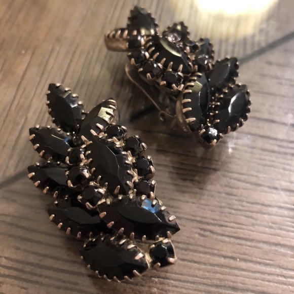 Vintage Black Glass Rhinestone Cluster Clip Earrings - Picture 5 of 15